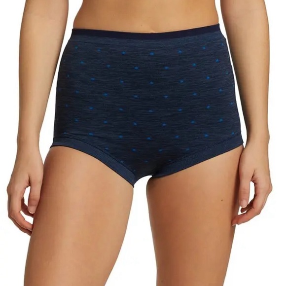 Splits59 | Lizi seamless hot shorts - Picture 1 of 6